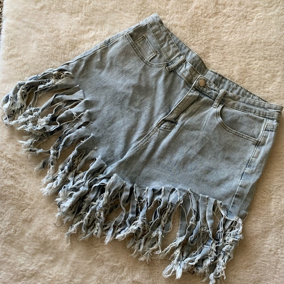 Shorts - Picture 4 of 4